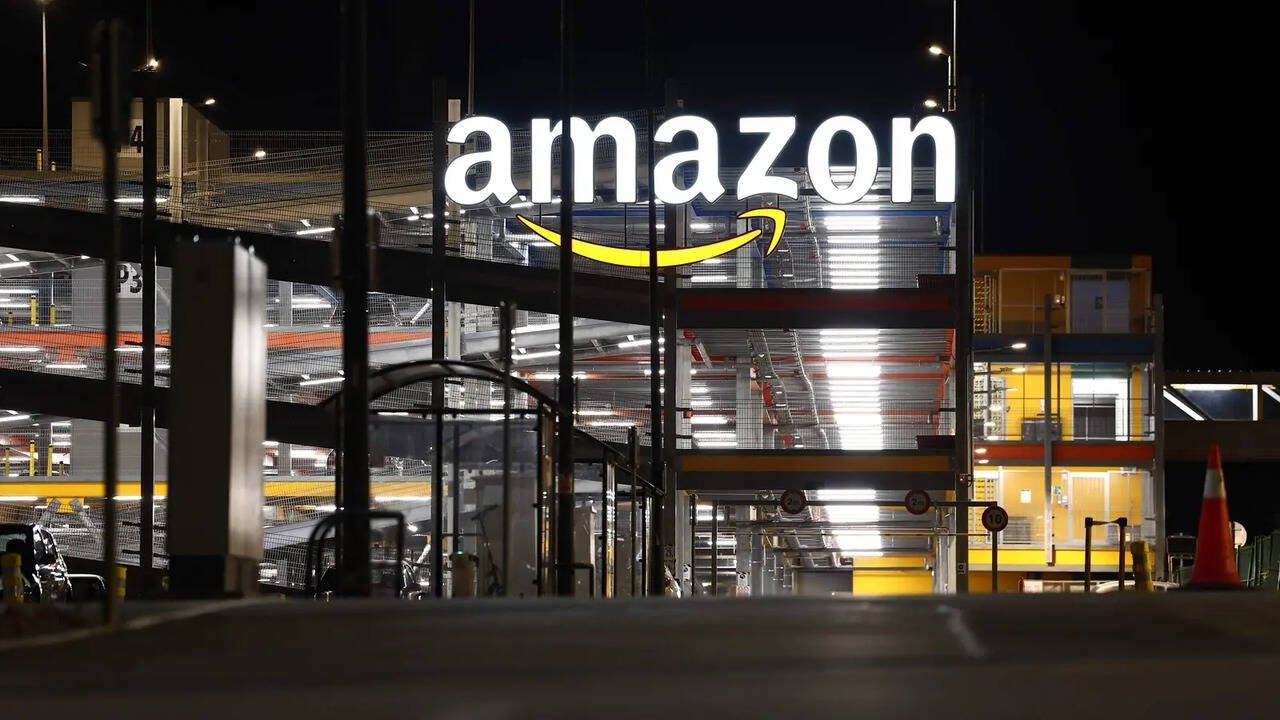 Amazon's Unprecedented Layoffs: An HR Head's Message to 14,000 Employees
